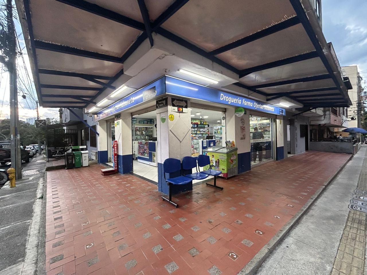 Interior de Droguería Farma Ofertas Sabaneta